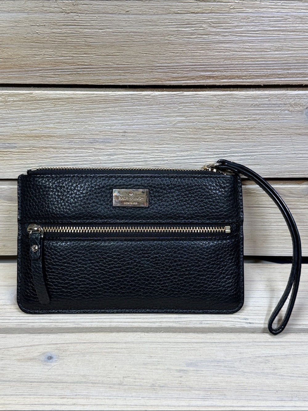 Kate Spade ♠️ Highland Place Bee Pebbled Leather Wristlet Black